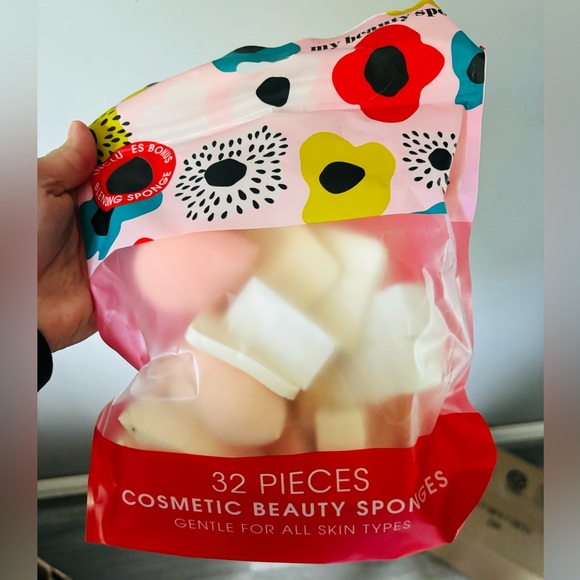 Accessories - 🎆Bundle 5 items for $20 🎆 32 piece Cosmetic Beauty Sponges